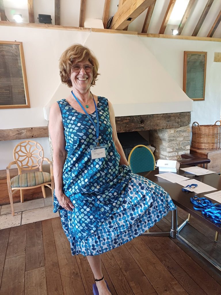 SBN Member Tanya De Leersnyder demonstrating a simple pose